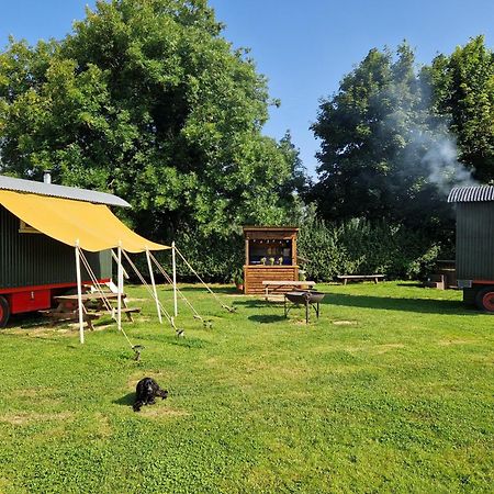 The Delkin Shepherds Huts Castle Combe Eksteriør billede