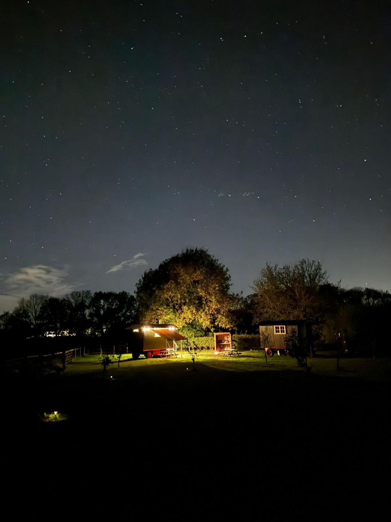 The Delkin Shepherds Huts Castle Combe Eksteriør billede