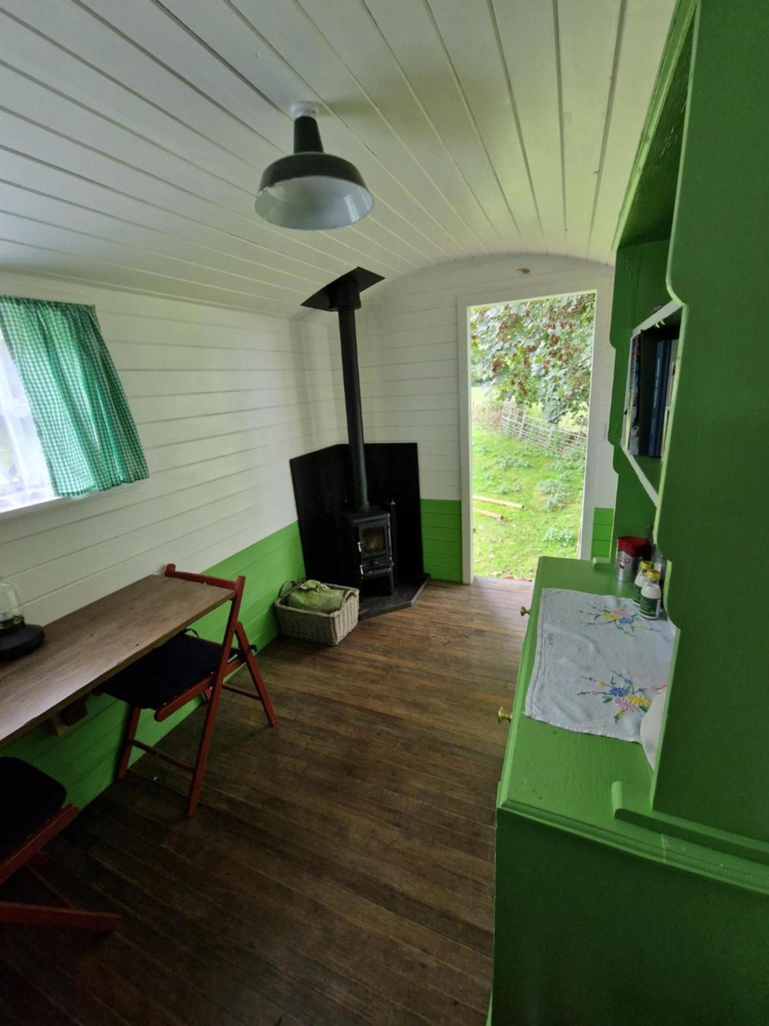 The Delkin Shepherds Huts Castle Combe Eksteriør billede